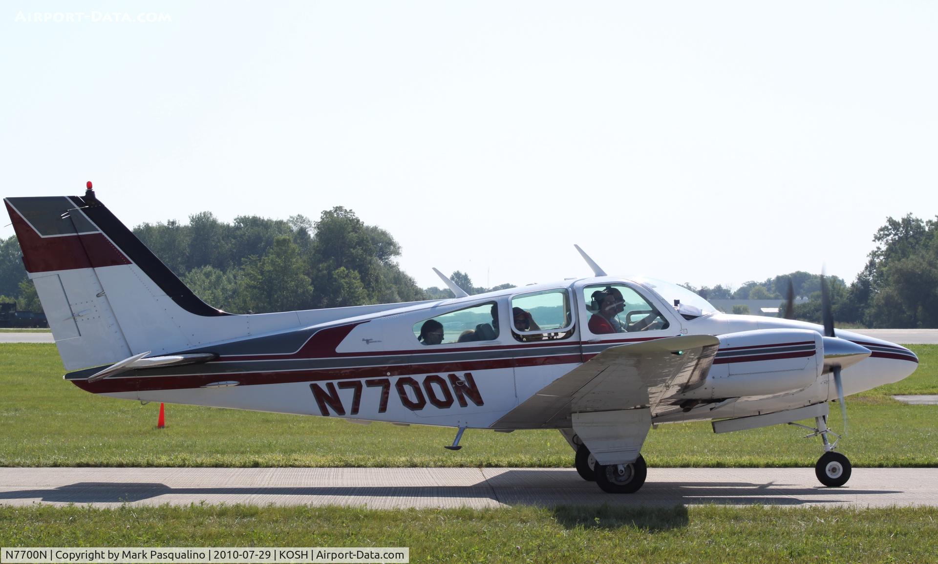 N7700N, 1968 Beech 95-B55 Baron Baron C/N TC-1159, Beech B55