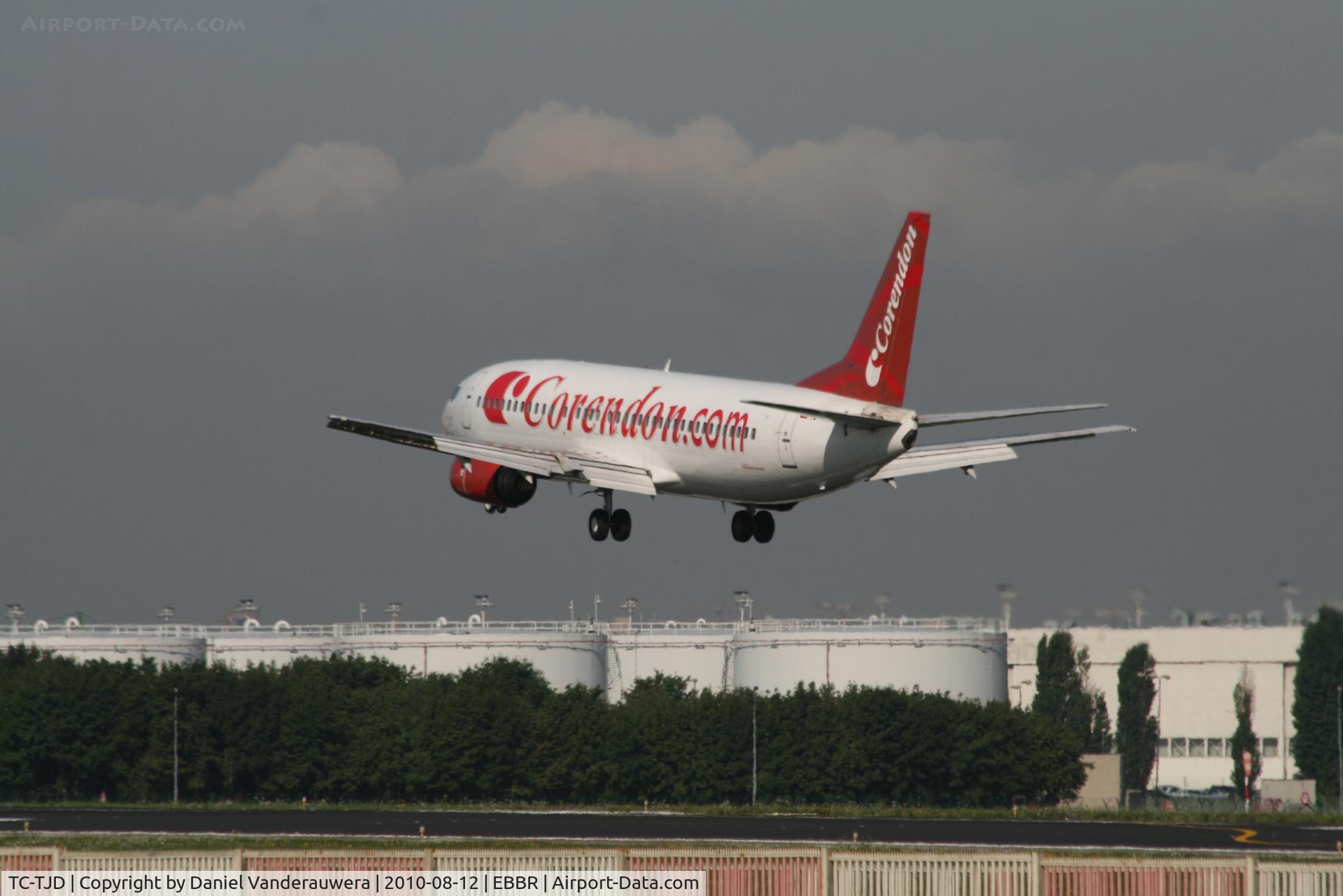 TC-TJD, 1994 Boeing 737-4Q8 C/N 25375/2598, Flight CAI413 is descending to RWY 25L