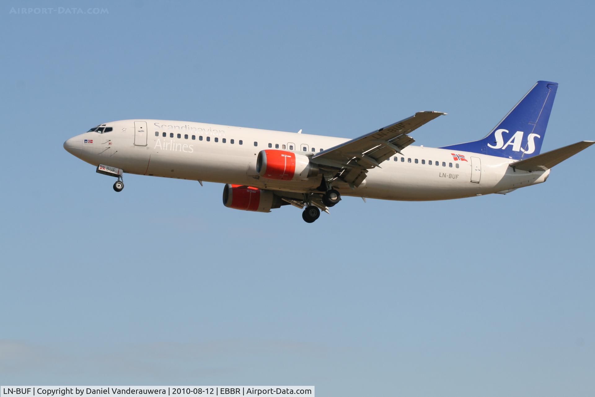 LN-BUF, 1997 Boeing 737-405 C/N 25795, Arrival of flight SK4743 to RWY 25L