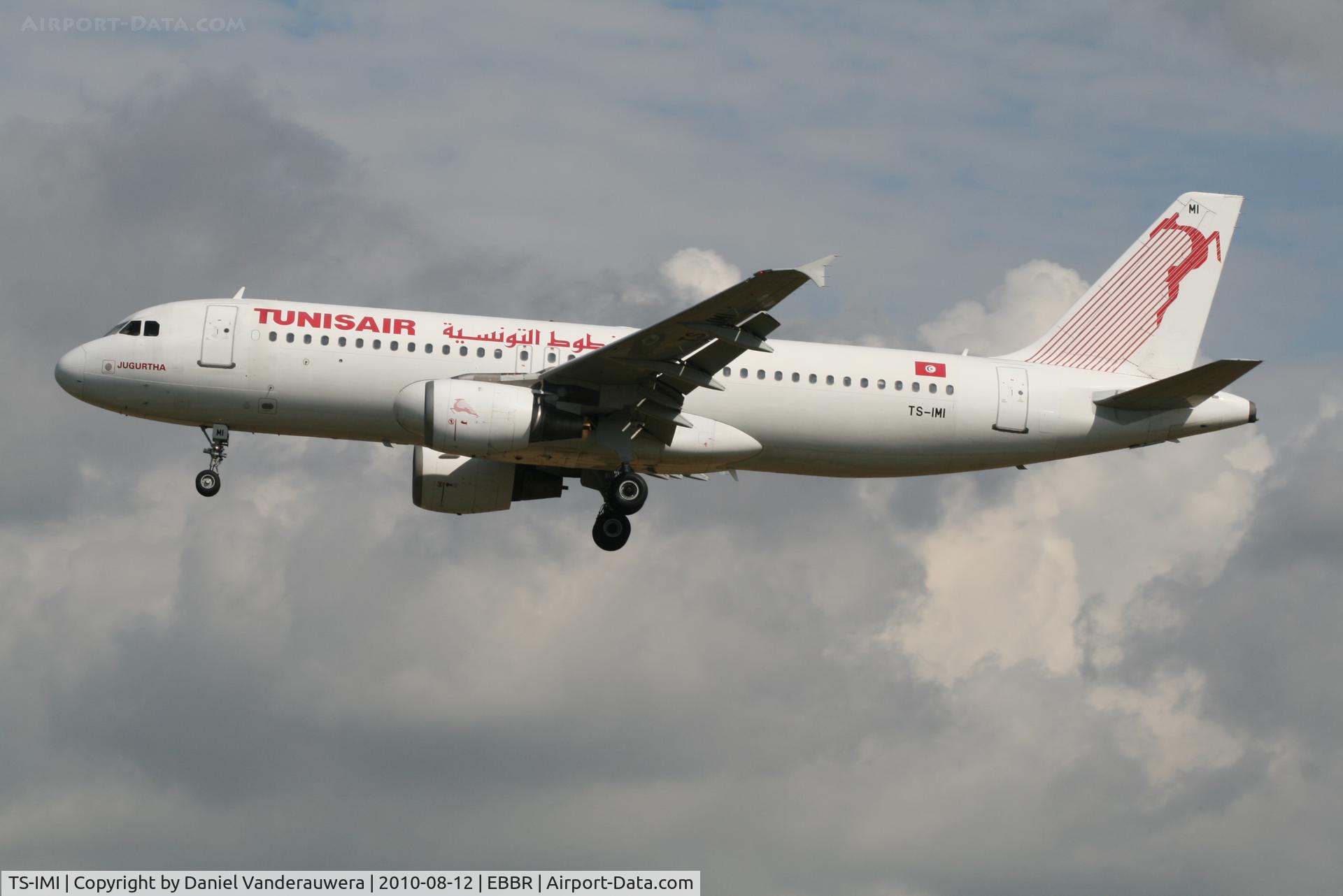 TS-IMI, 1994 Airbus A320-211 C/N 0511, Arrival of flight TU788 to RWY 25L