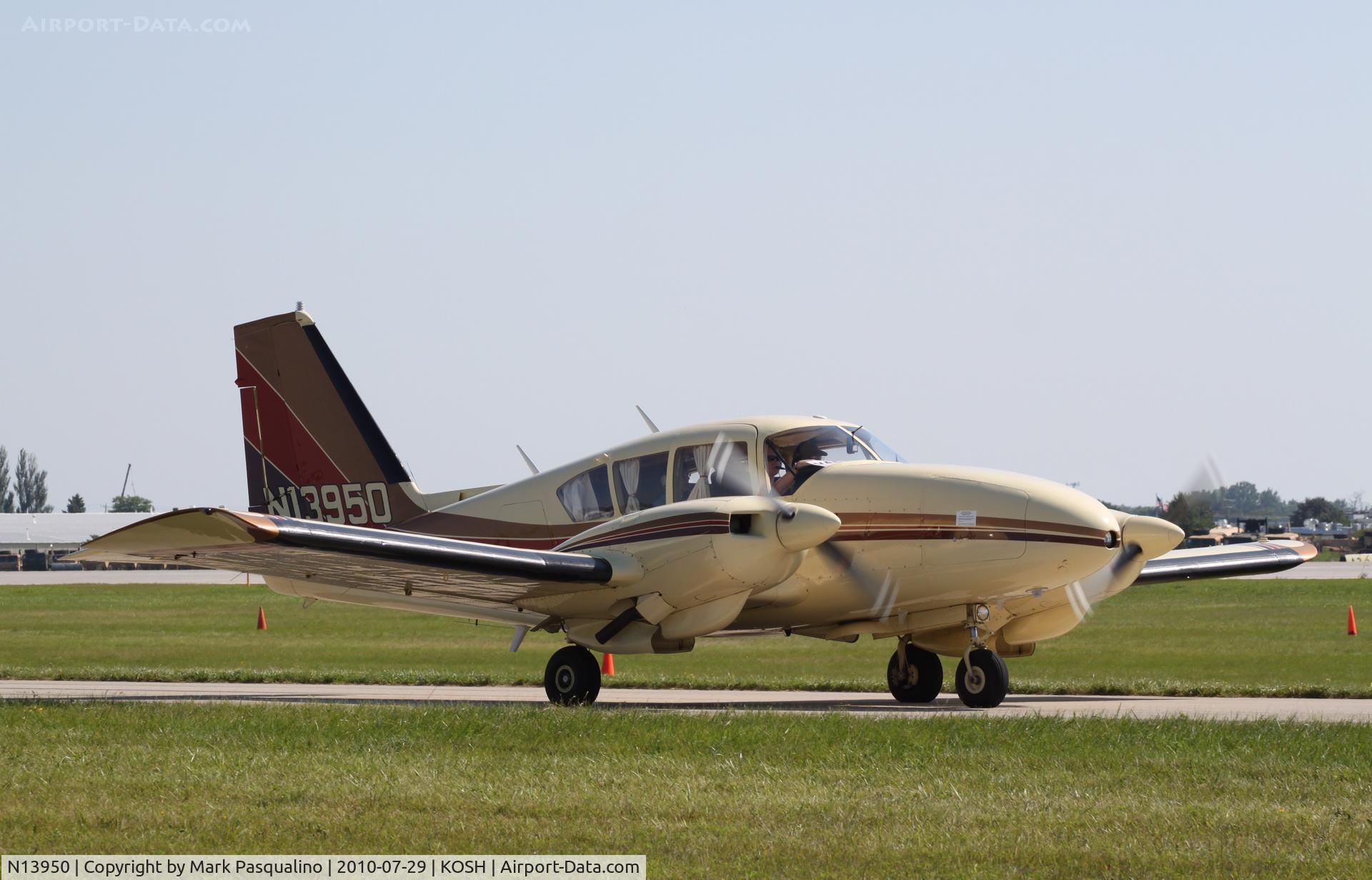 N13950, 1970 Piper PA-23-250 Aztec C/N 27-4567, Piper PA-23-250