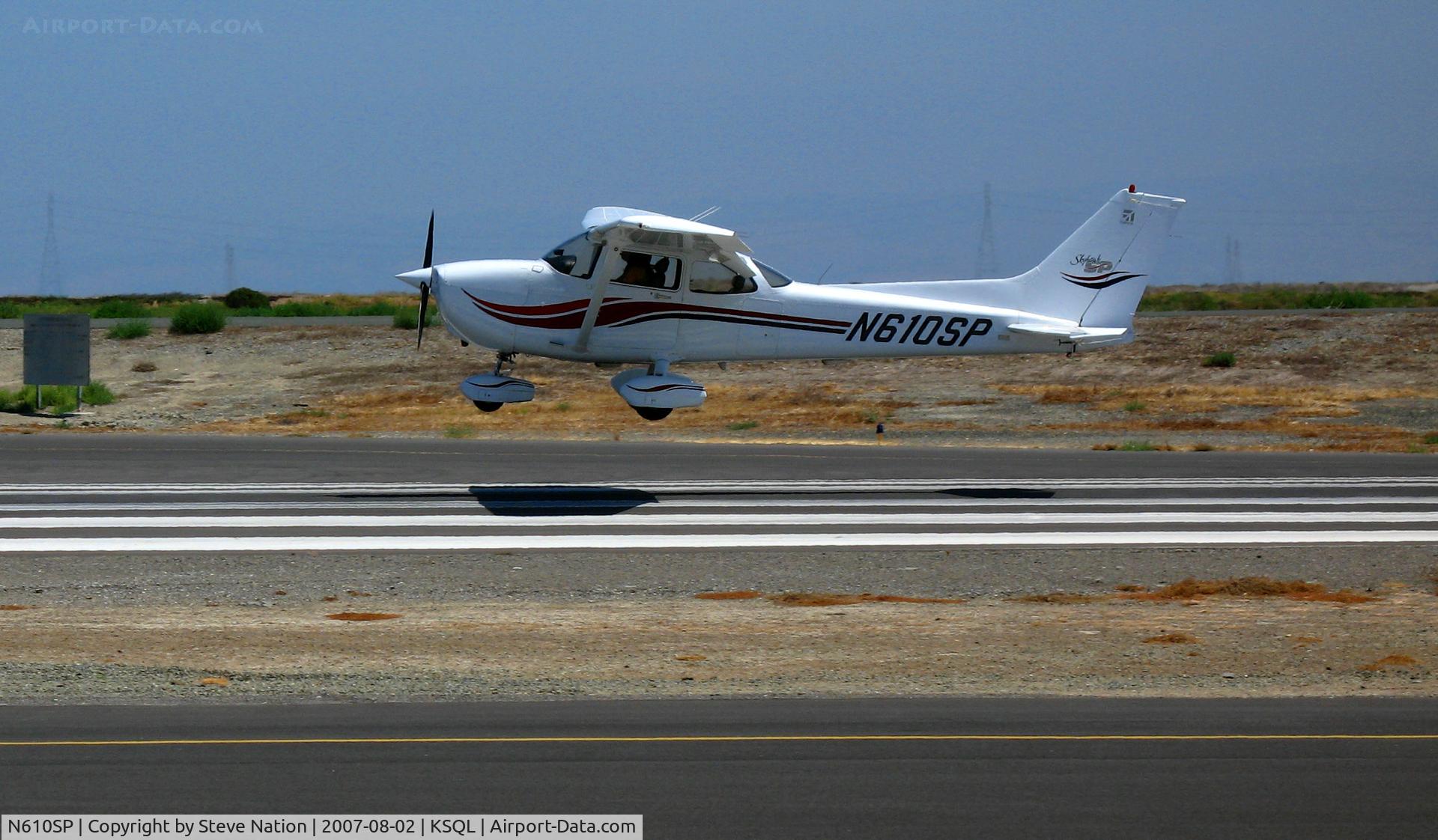 N610SP, 2000 Cessna 172S Skyhawk SP C/N 172S8591, Locally-based 2000 Cessna 172S nears touchdown
