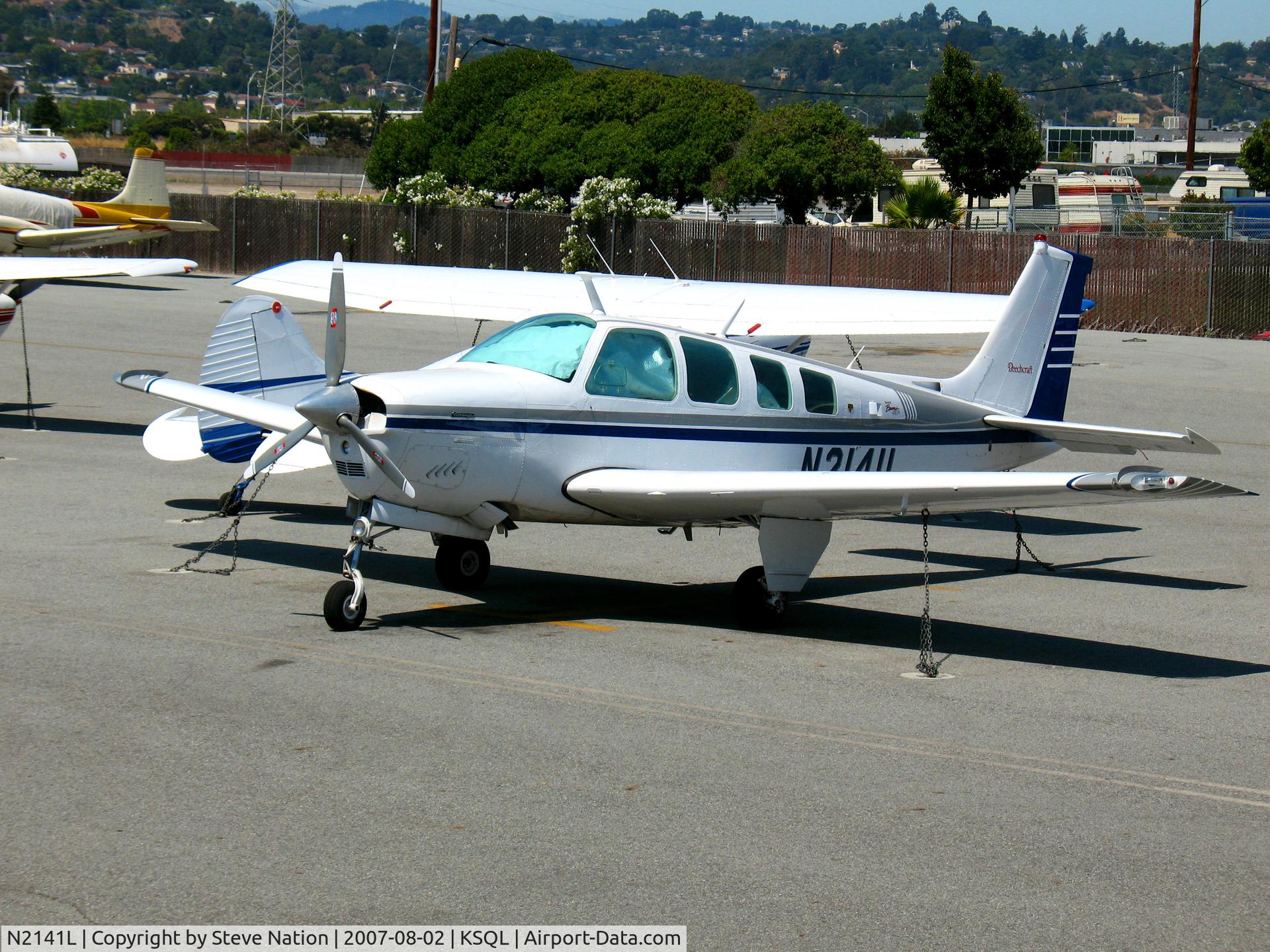 N2141L, 1976 Beech A36 Bonanza 36 C/N E-896, 1976 Beech A36 parked on transient ramp