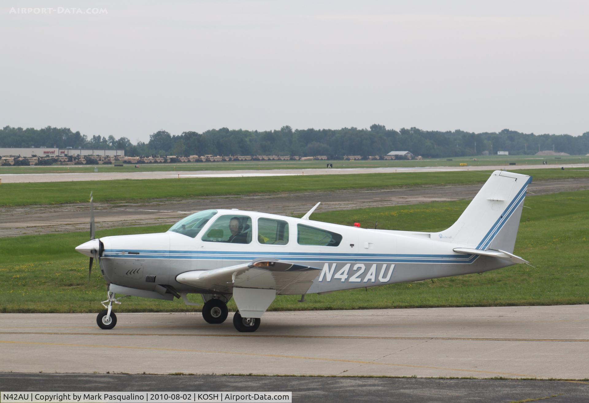 N42AU, 1982 Beech F33A Bonanza C/N CE-1010, Beech F33A