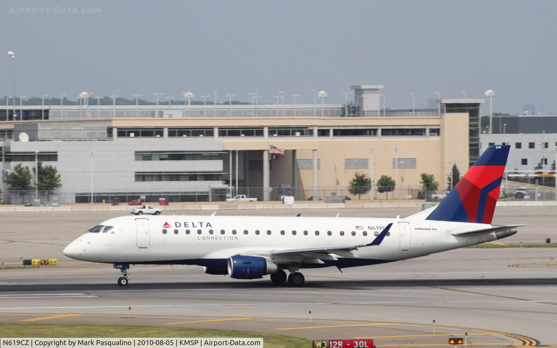N619CZ, 2008 Embraer 175LR (ERJ-170-200LR) C/N 17000213, ERJ170-200LR