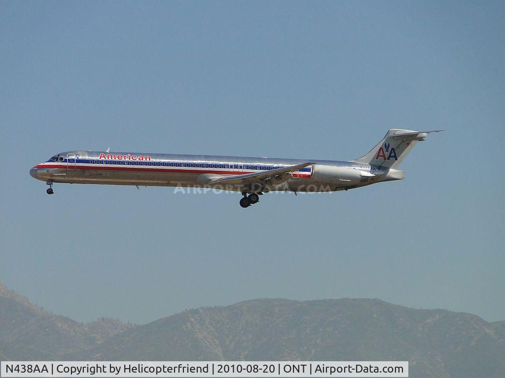 N438AA, 1987 McDonnell Douglas MD-83 (DC-9-83) C/N 49456, American Airlines on final to 26R