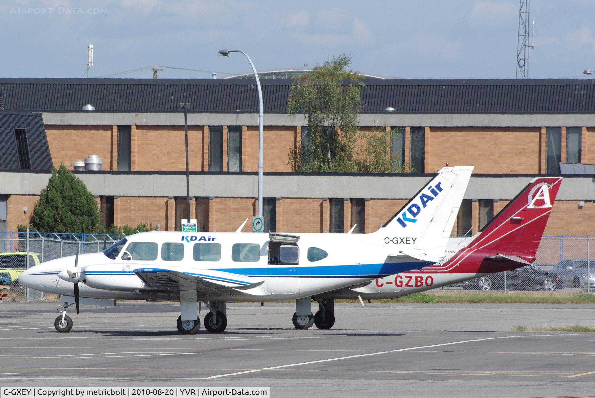 C-GXEY, 1973 Piper PA-31-350 Chieftain C/N 31-7305044, At YVR South Terminal