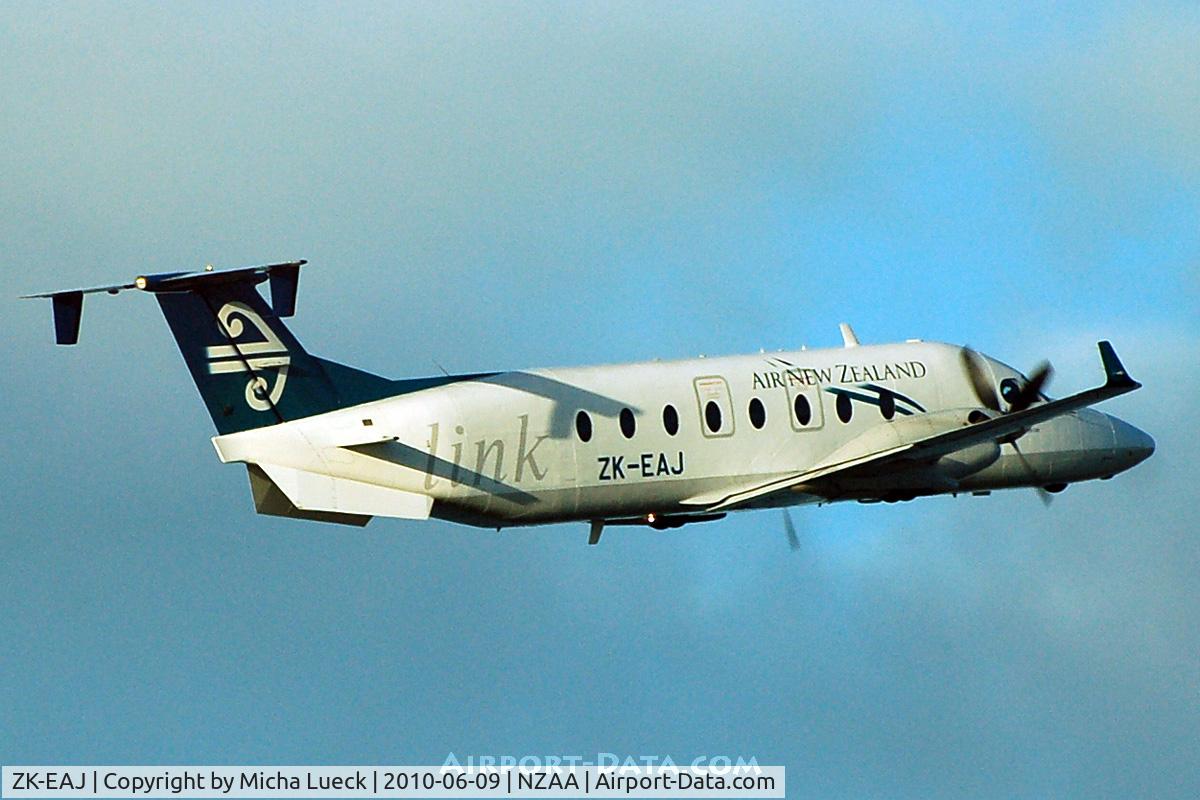 ZK-EAJ, 2002 Raytheon Aircraft Company 1900D C/N UE-433, At Auckland