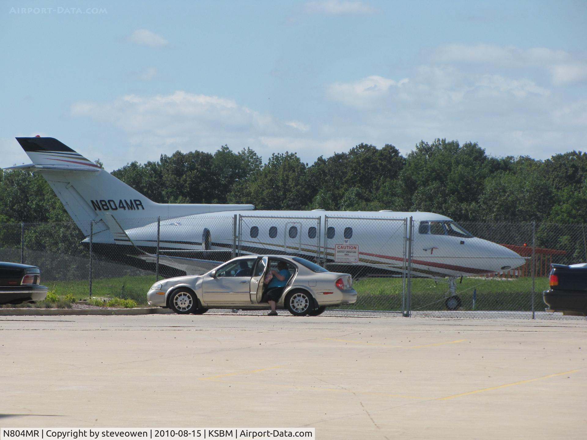 N804MR, 1984 British Aerospace BAe.125 Series 800A C/N 258012, Thru the fence @KSBM