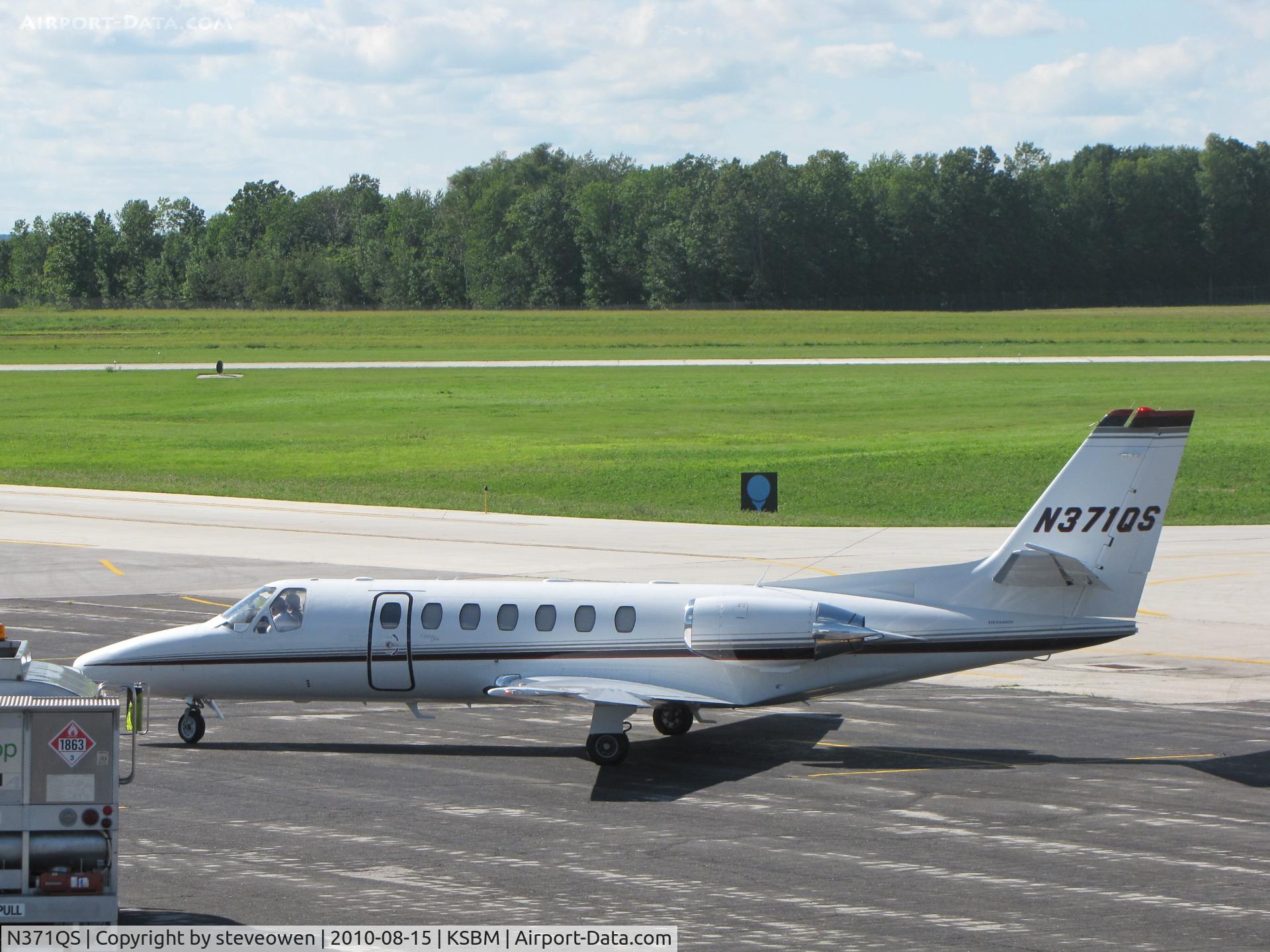 N371QS, 1998 Cessna 560 C/N 560-0471, arriving at KSBM after the PGA Tour