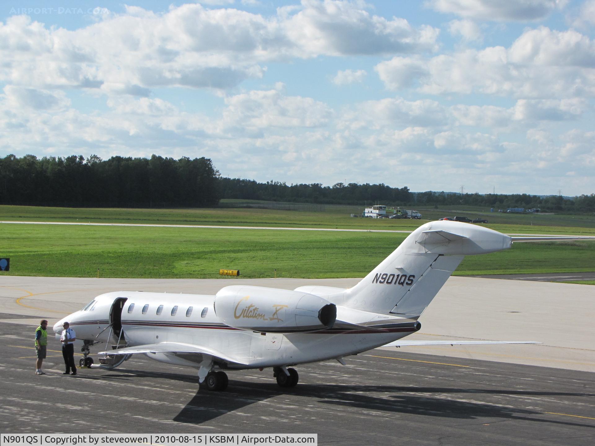 N901QS, 1999 Cessna 750 Citation X C/N 750-0102, picking up VIP's after the Pga tour