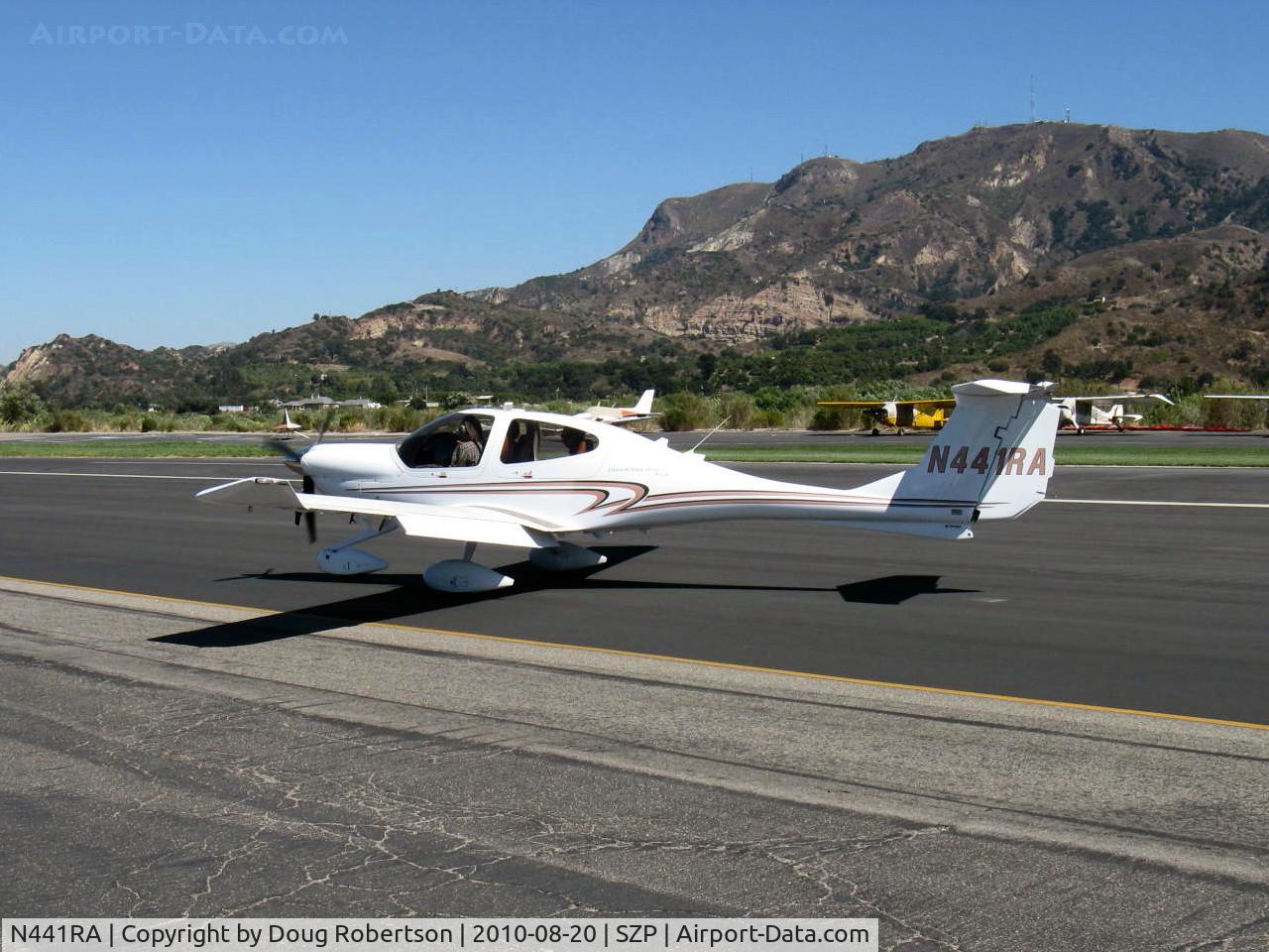 N441RA, 2008 Diamond DA-40XLS Diamond Star C/N 40.916, 2008 Diamond Aircraft Inds. Inc. DA-40-XLS DIAMOND STAR, Lycoming IO-360-MIA+ 180 Hp, taxi back after landing