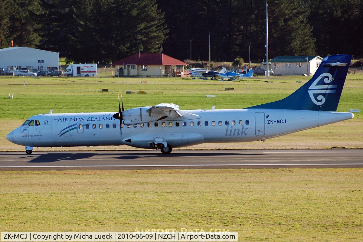 ZK-MCJ, 1999 ATR 72-212A C/N 624, At Christchurch