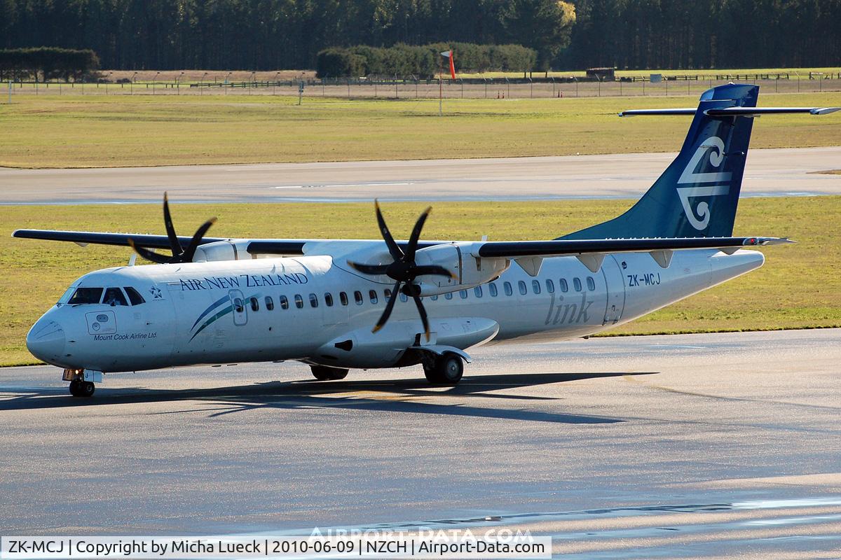ZK-MCJ, 1999 ATR 72-212A C/N 624, At Christchurch