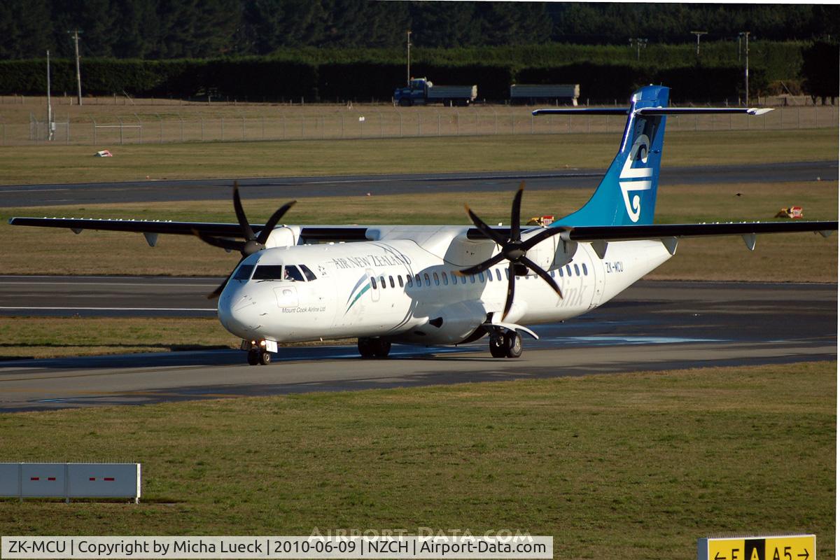 ZK-MCU, 2000 ATR 72-212A C/N 632, At Christchurch