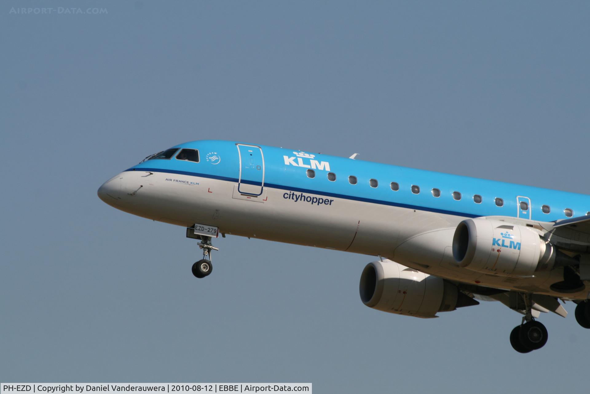 PH-EZD, 2009 Embraer 190LR (ERJ-190-100LR) C/N 19000279, Arrival of flight KL1723 to RWY 25L