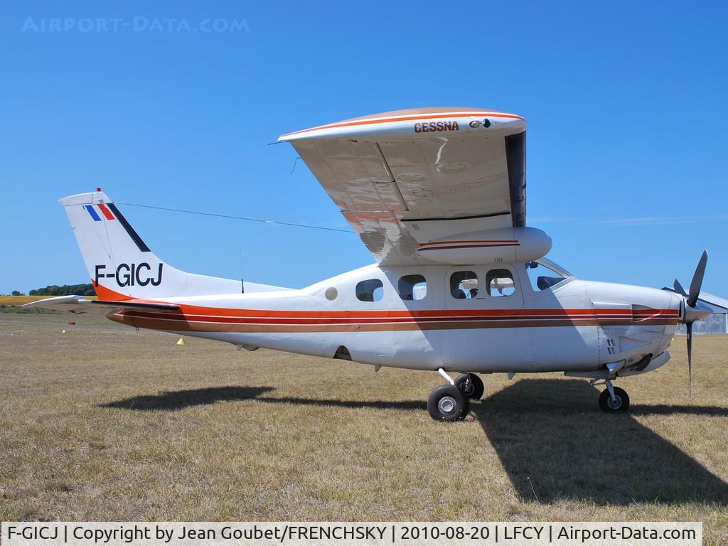F-GICJ, Cessna P210N Pressurised Centurion C/N P210-00678, au parking