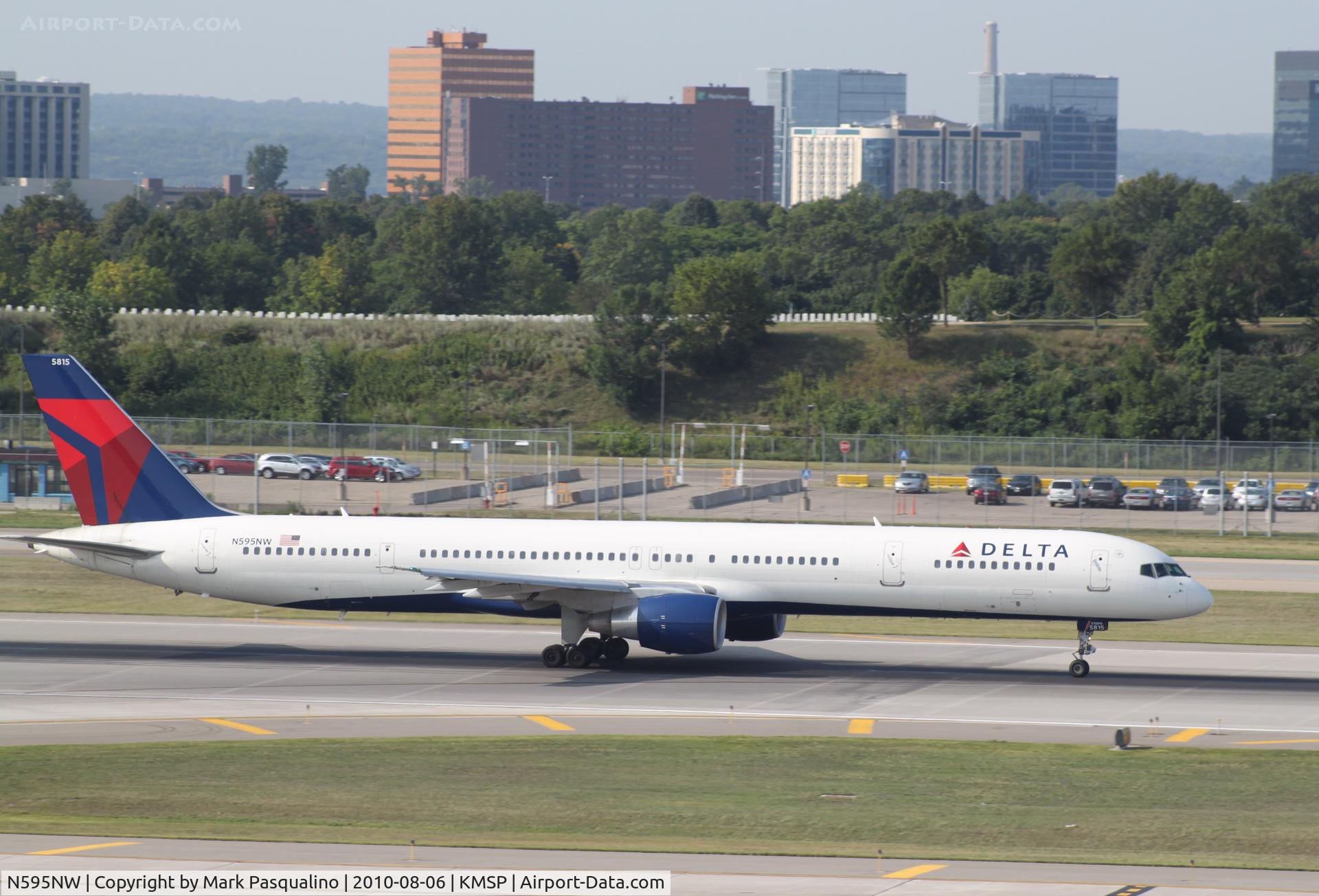 N595NW, 2003 Boeing 757-351 C/N 32995, Boeing 757-300