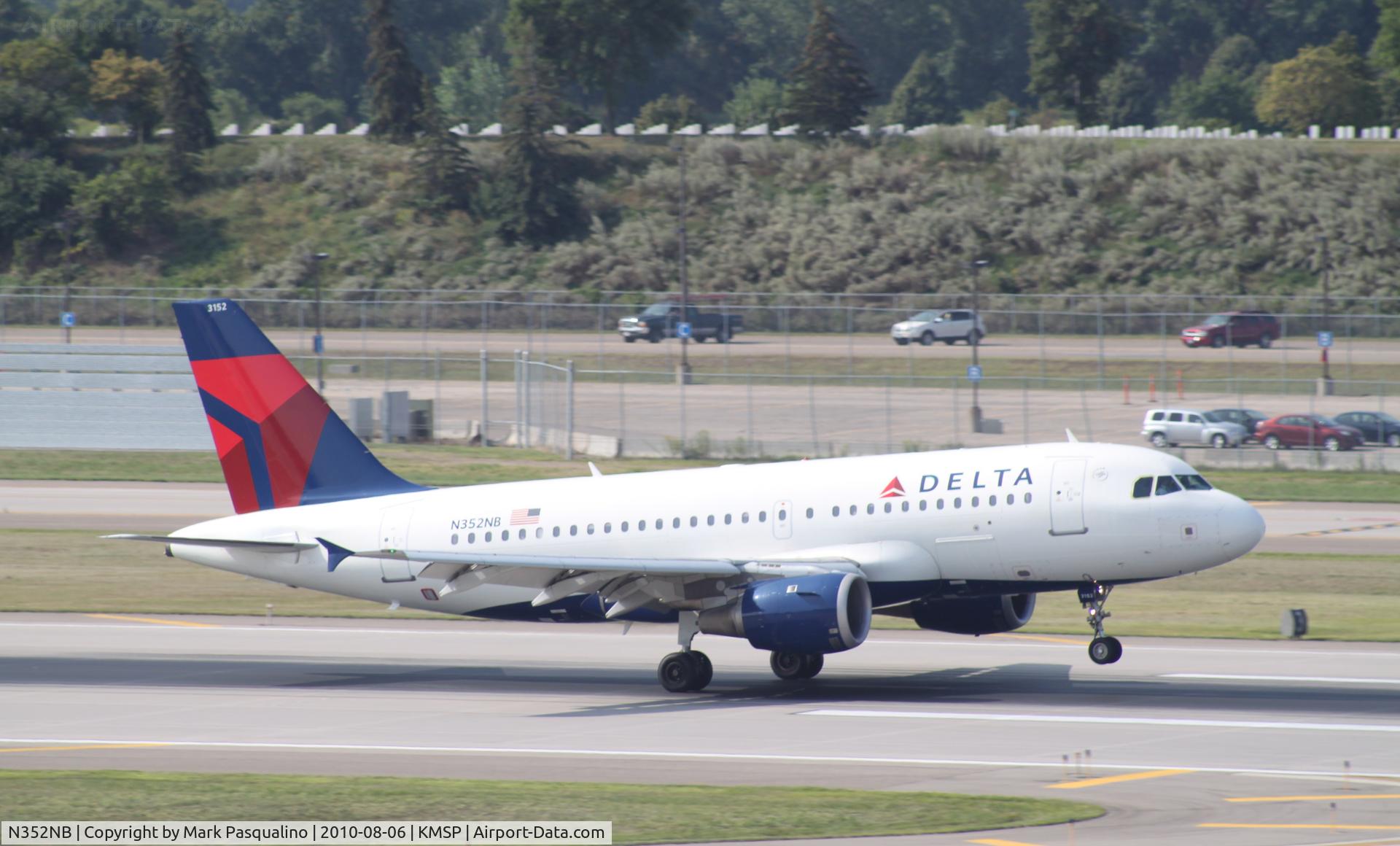 N352NB, 2002 Airbus A319-114 C/N 1824, Airbus A319