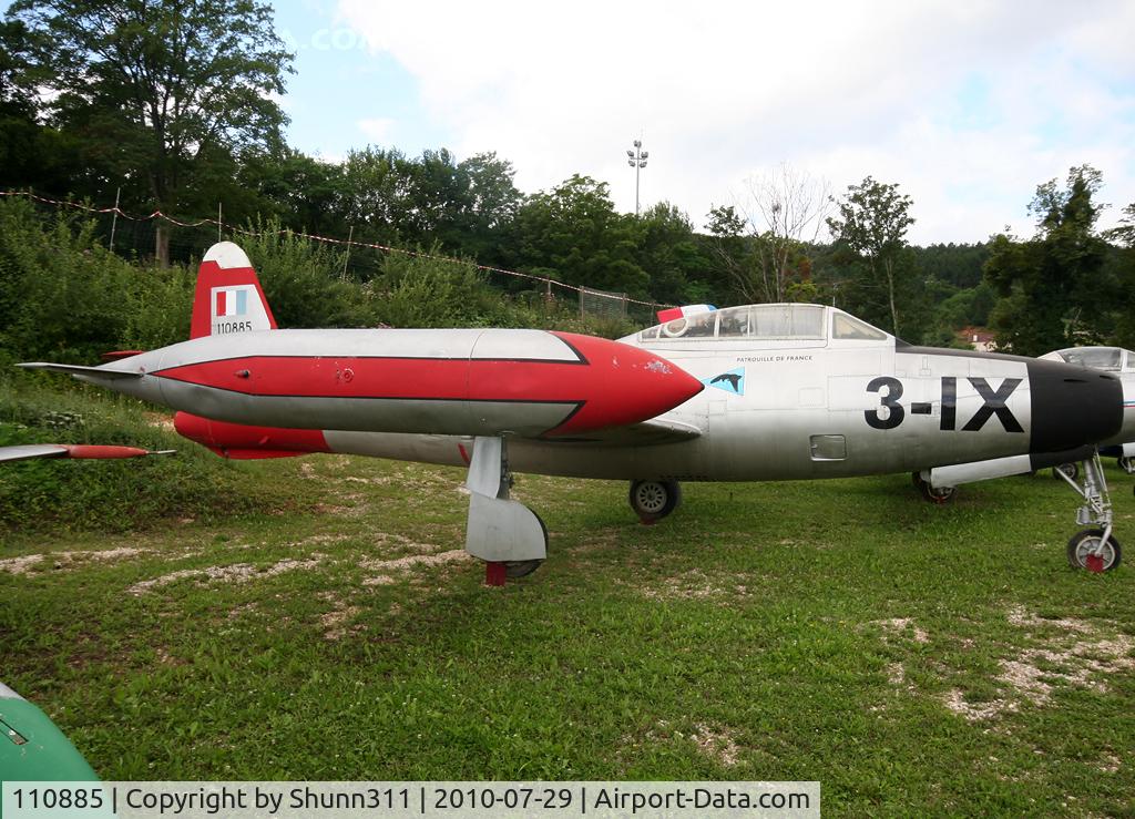 110885, 1951 Republic F-84G Thunderjet C/N 2542-1291B, F-84G preserved in French Air Force c/s but was used by Portugal Air Force as '5216'... Inside Savigny-les-Beaune Museum...