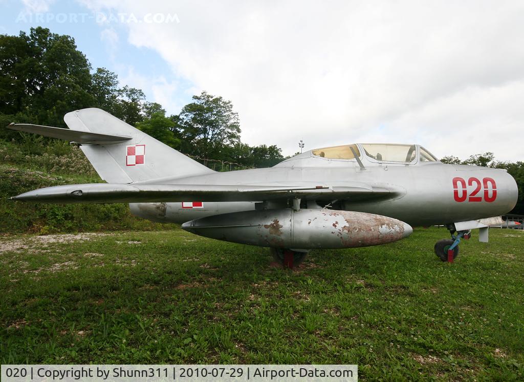 020, PZL-Mielec SBLim-2M (MiG-15UTI) C/N 1A07020, S/n 1A-07020 - Poland Air Force SBLim-2 preserved inside Savigny-les-Beaune Museum.... Ex. coded as '720'