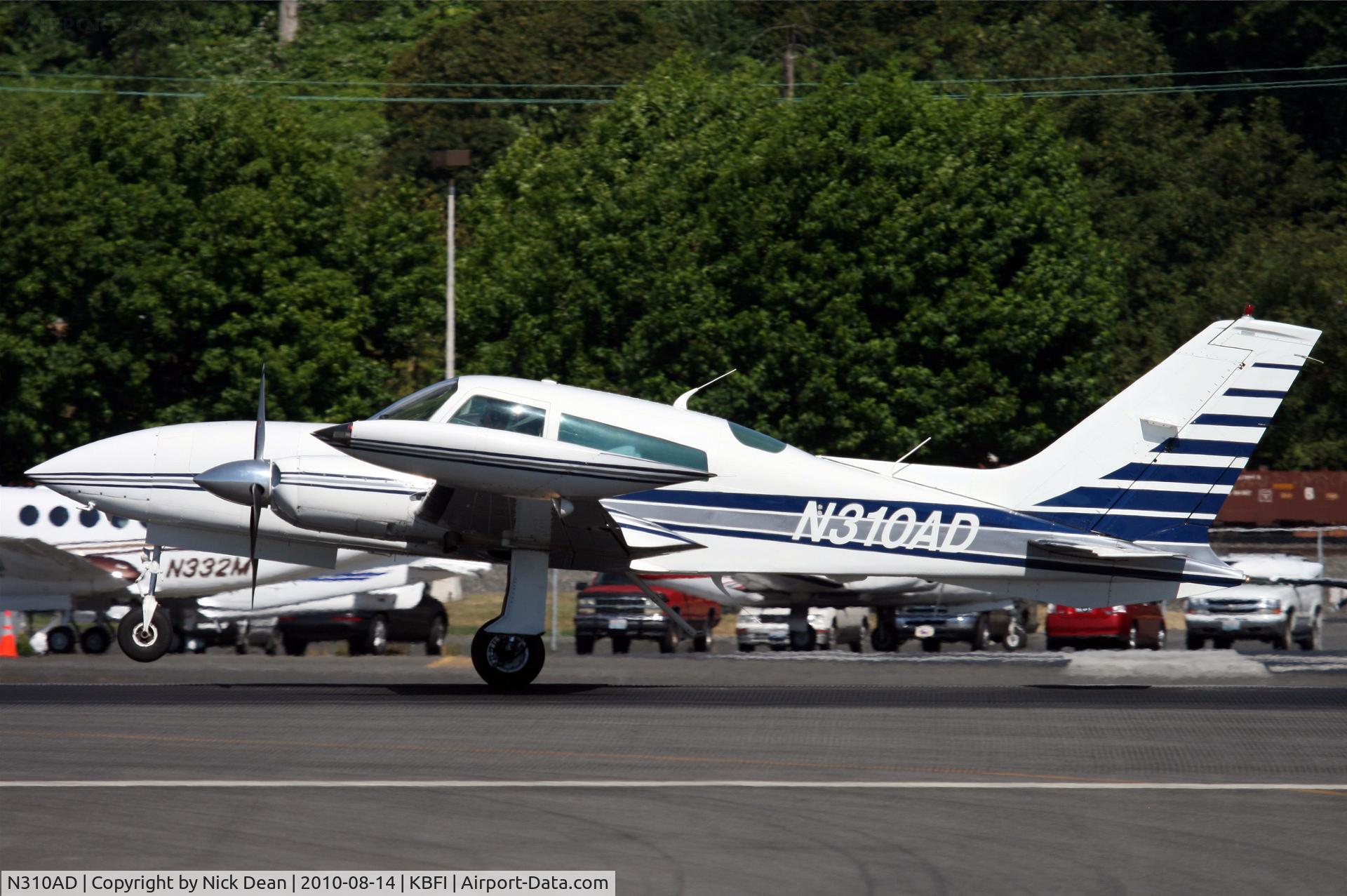 N310AD, 1976 Cessna T310R C/N 310R0538, KBFI