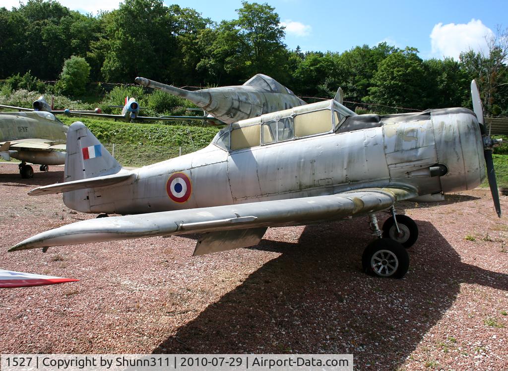 1527, North American AT-6C Harvard IIA C/N 88-10675, S/n 88-10673 - Fake French Air Force North American T-6 Harvard II preserved in Savigny-les-Beaune Museum... Was acquired from Portugal Air Force as '1527'...