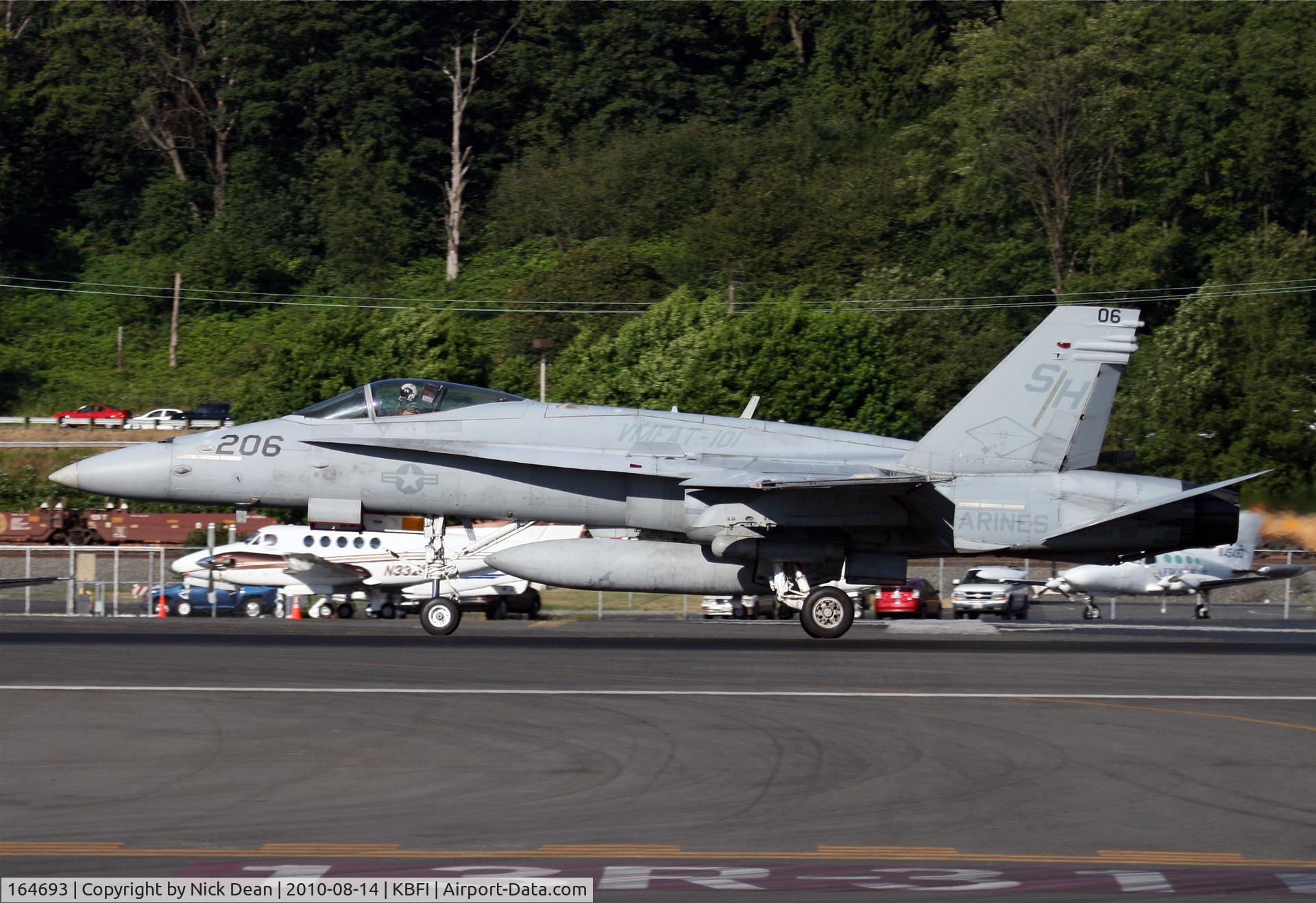 164693, McDonnell Douglas F/A-18C Hornet C/N 1127, KBFI