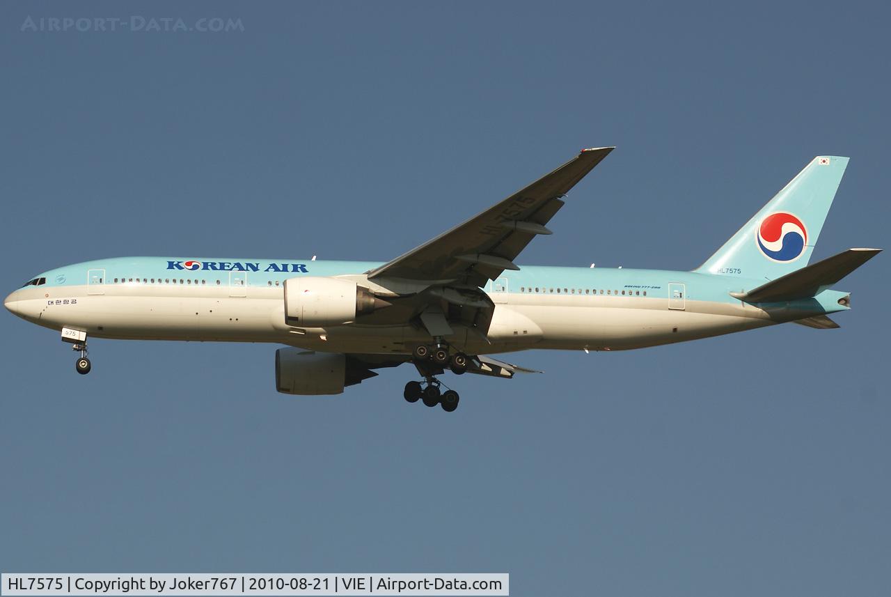 HL7575, 2000 Boeing 777-2B5/ER C/N 28445, Korean Air