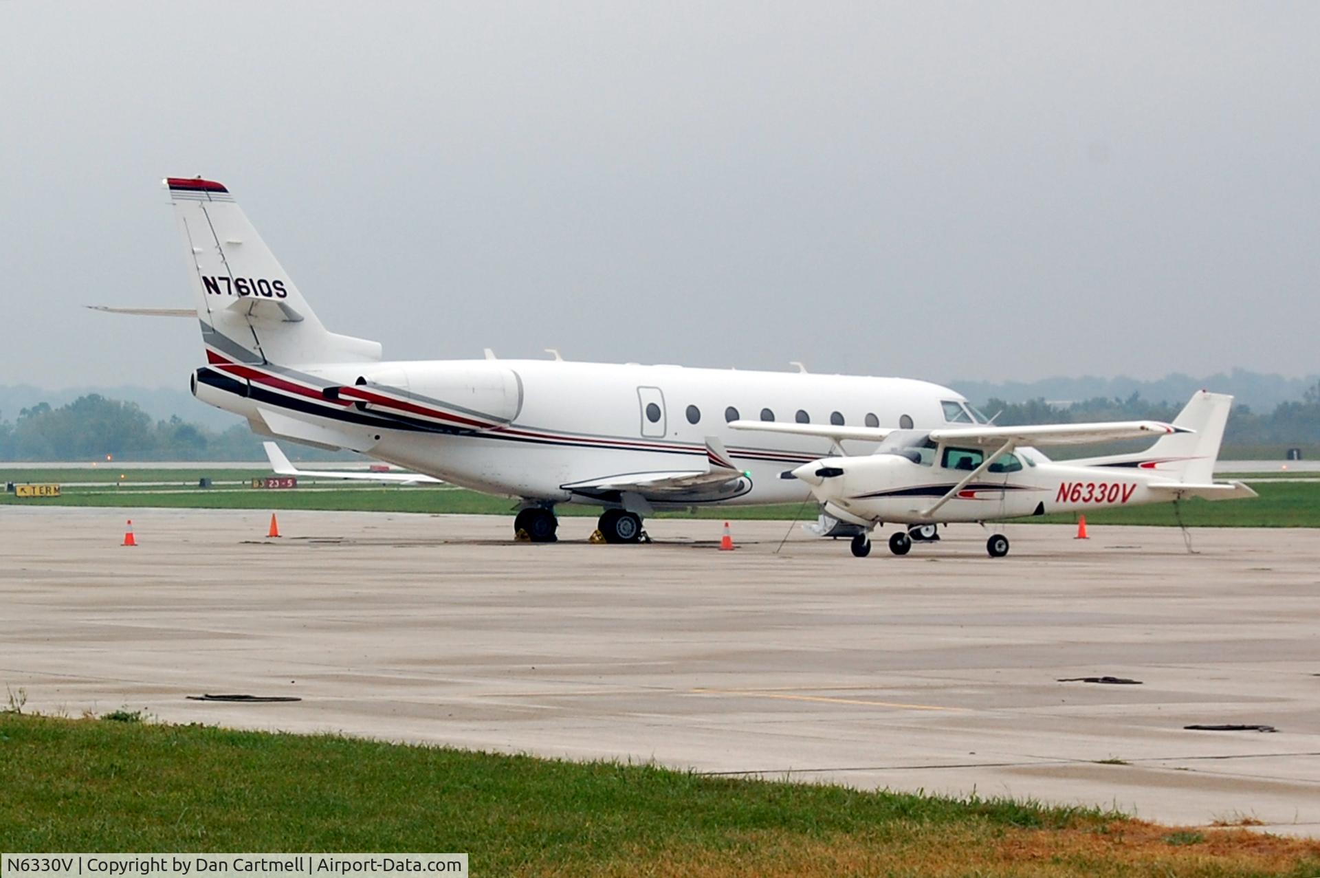 N6330V, Cessna 172RG Cutlass RG C/N 172RG0628, on the tarmac at Purdue Airport
