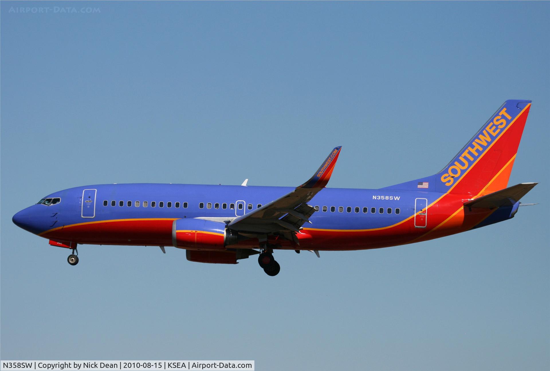N358SW, 1992 Boeing 737-3H4 C/N 26595, KSEA