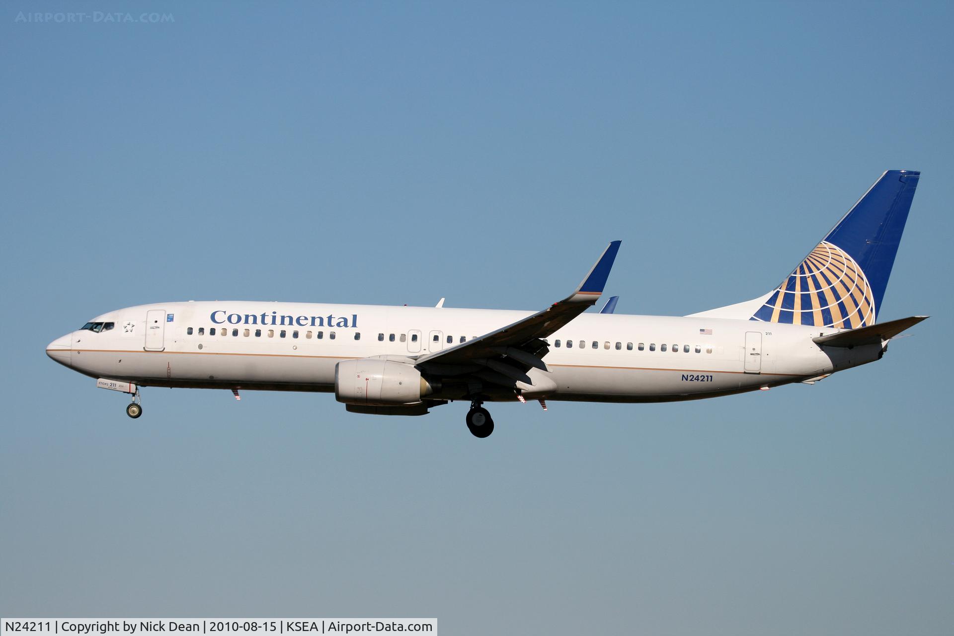 N24211, 1998 Boeing 737-824 C/N 28771, KSEA
