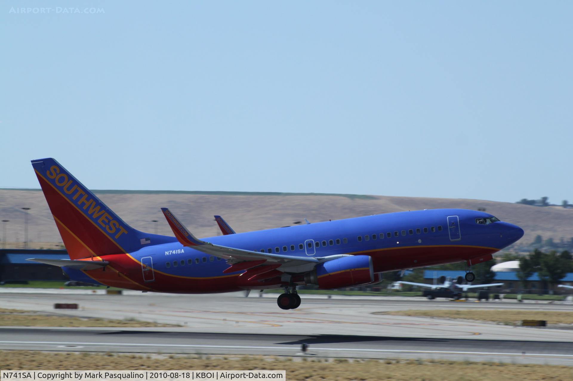 N741SA, 1998 Boeing 737-7H4 C/N 29277, Boeing 737-700