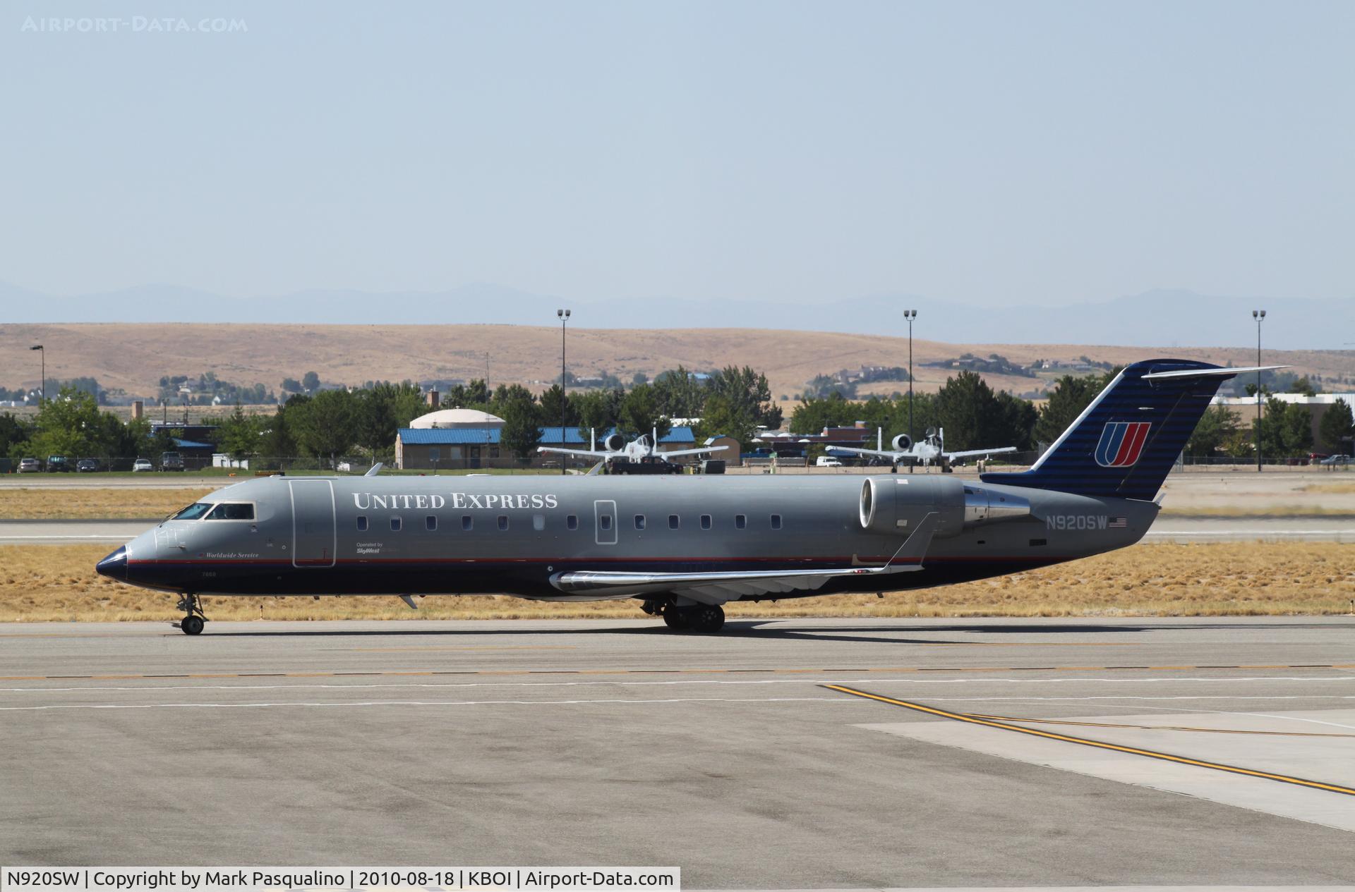 N920SW, 2002 Bombardier CRJ-200LR (CL-600-2B19) C/N 7660, CL-600-2B19