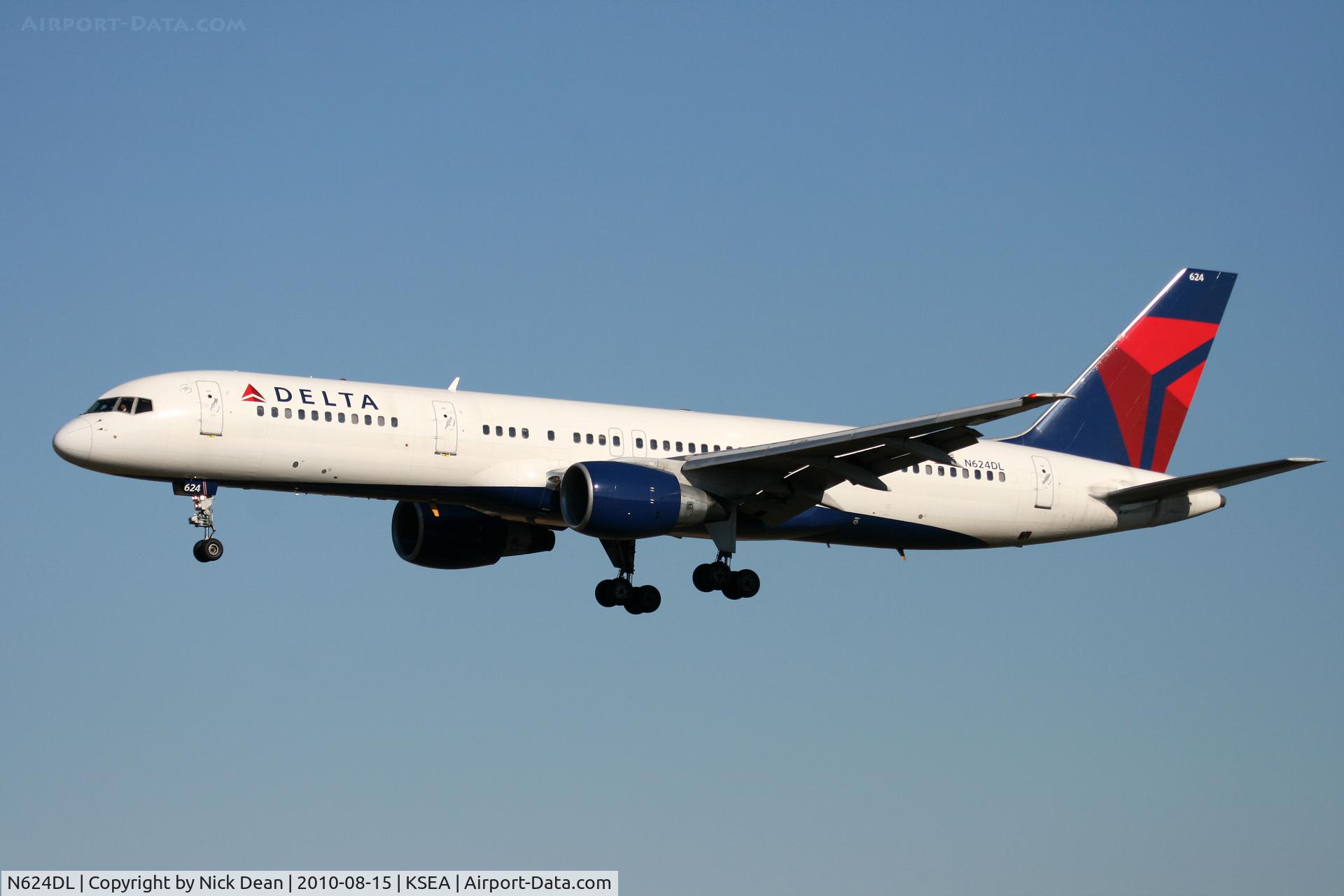 N624DL, 1987 Boeing 757-232 C/N 22914, KSEA