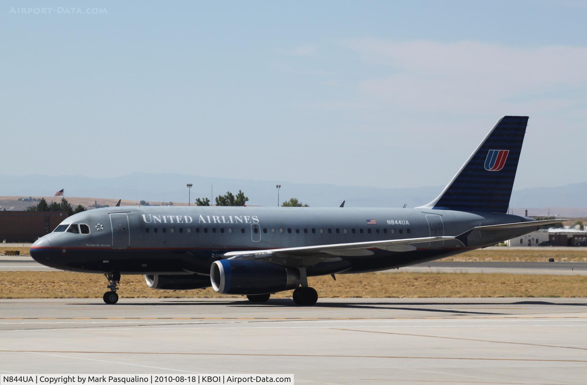 N844UA, 2001 Airbus A319-131 C/N 1581, Airbus A319