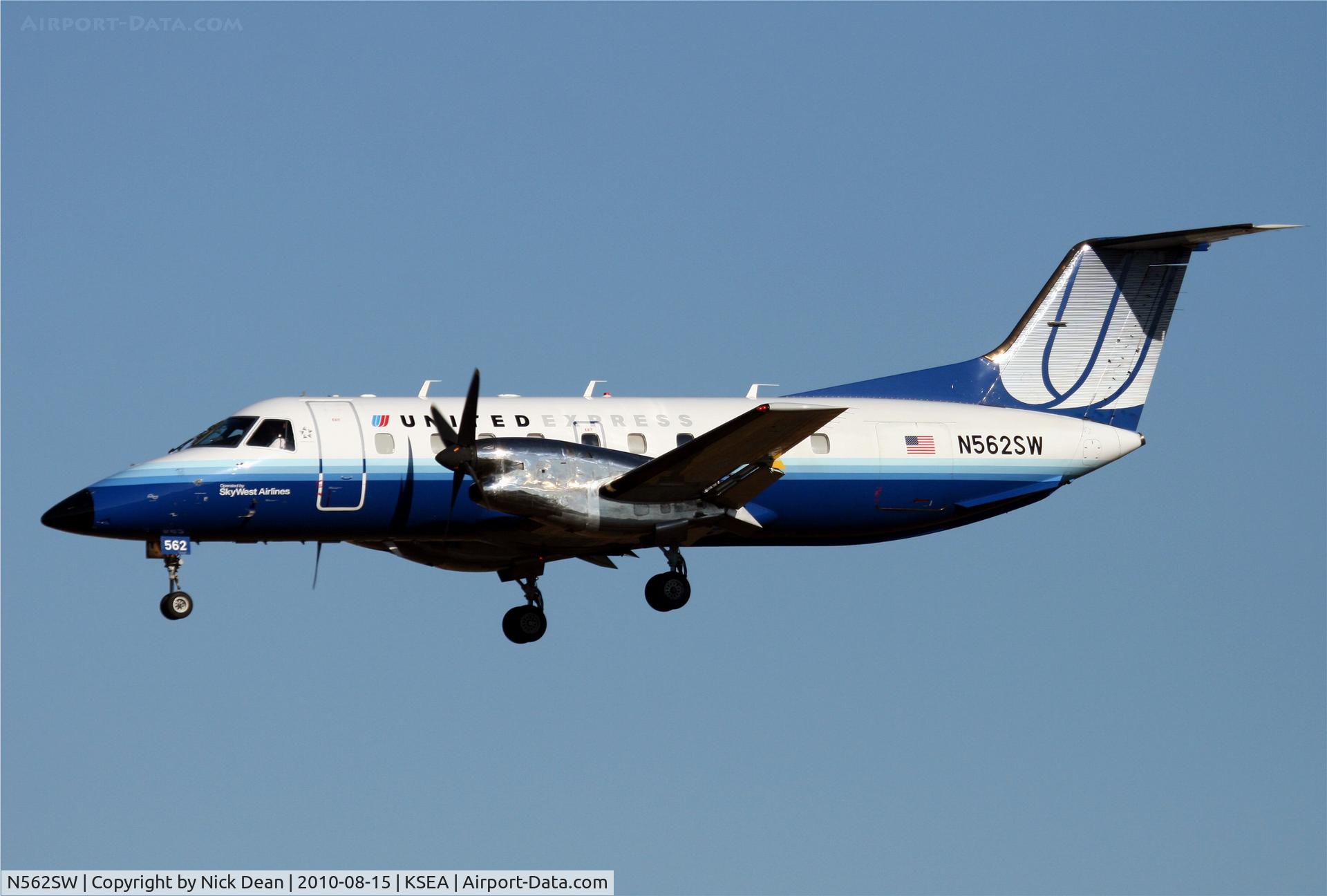 N562SW, 1998 Embraer EMB-120 Brasilia C/N 120336, KSEA