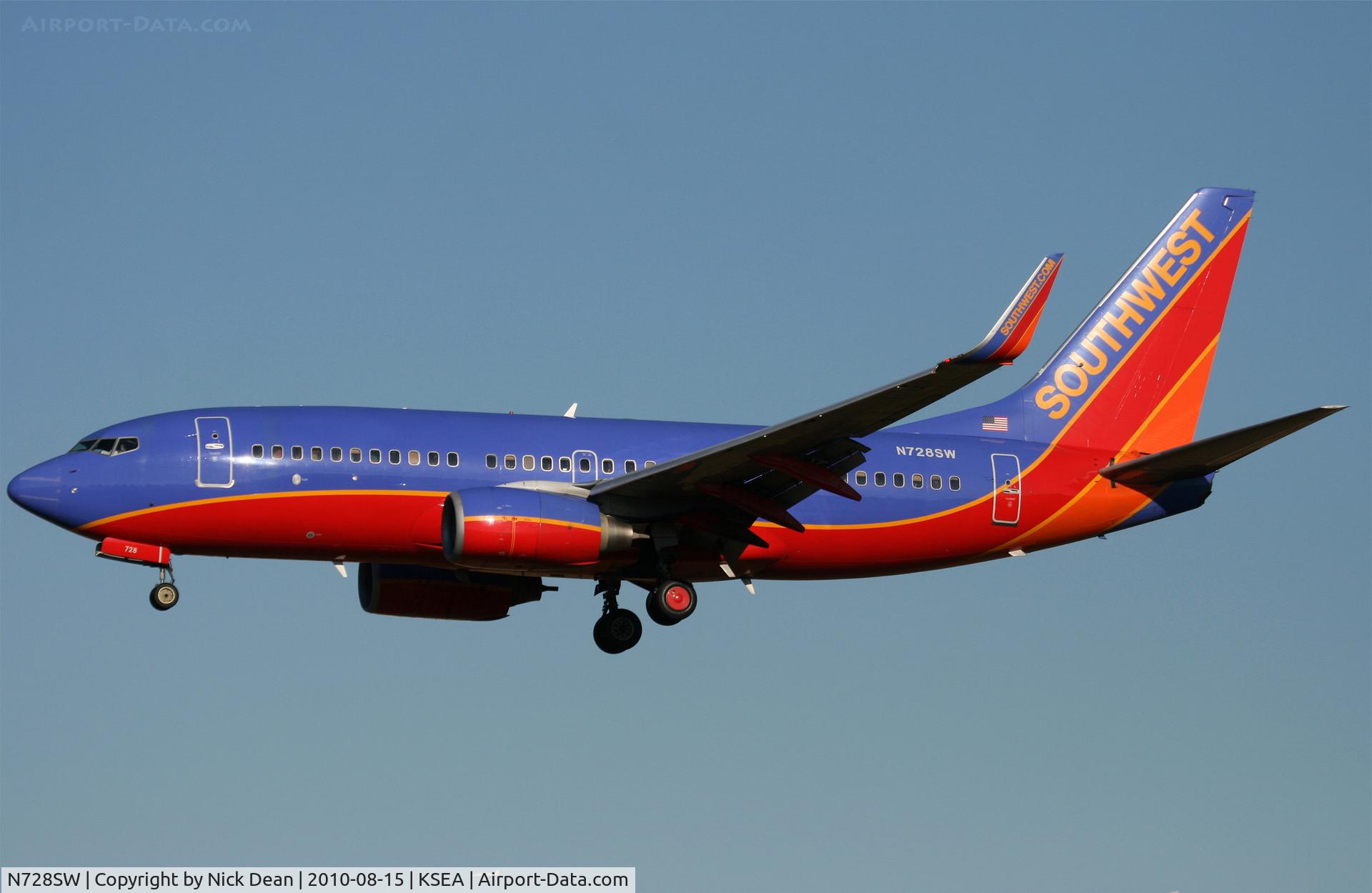 N728SW, 1999 Boeing 737-7H4 C/N 27860, KSEA
