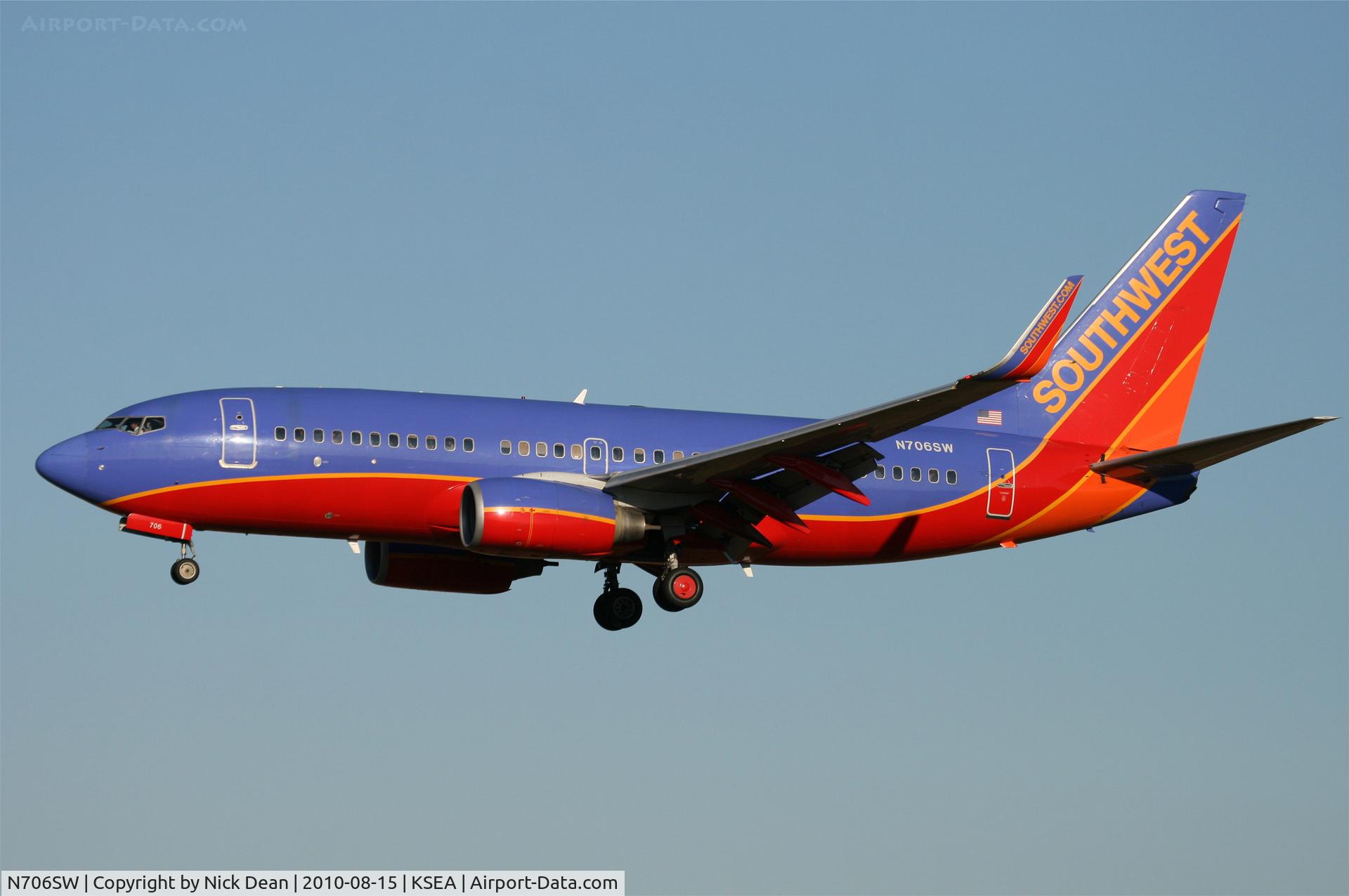 N706SW, 1998 Boeing 737-7H4 C/N 27840, KSEA