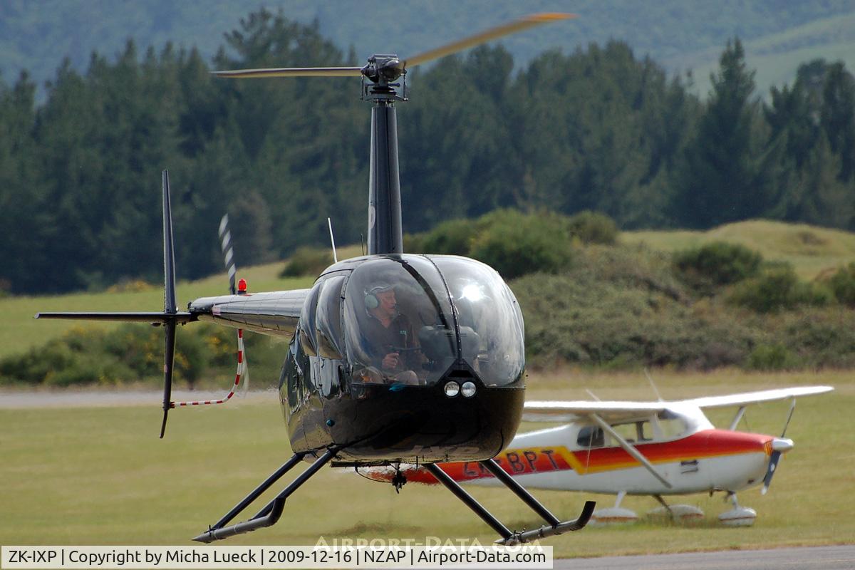 ZK-IXP, Robinson R44 C/N 1811, At Taupo