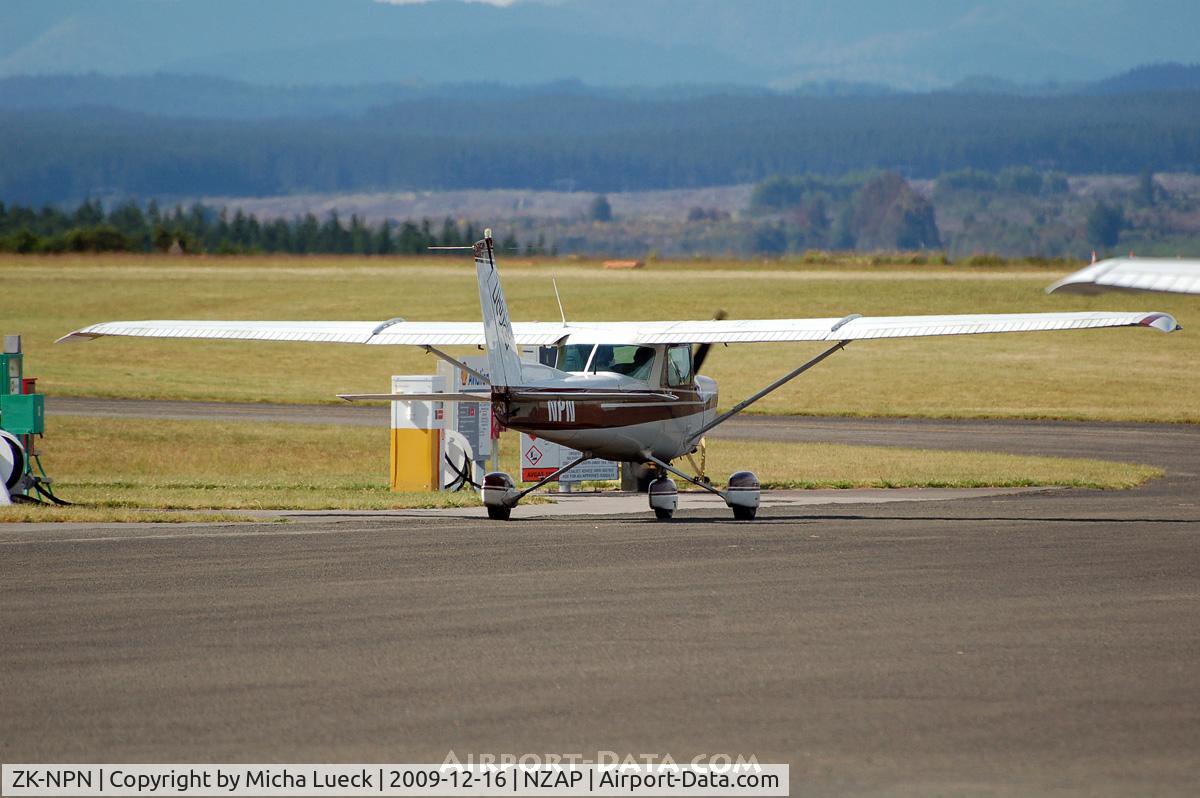ZK-NPN, 1978 Cessna 152 C/N 15281623, At Taupo
