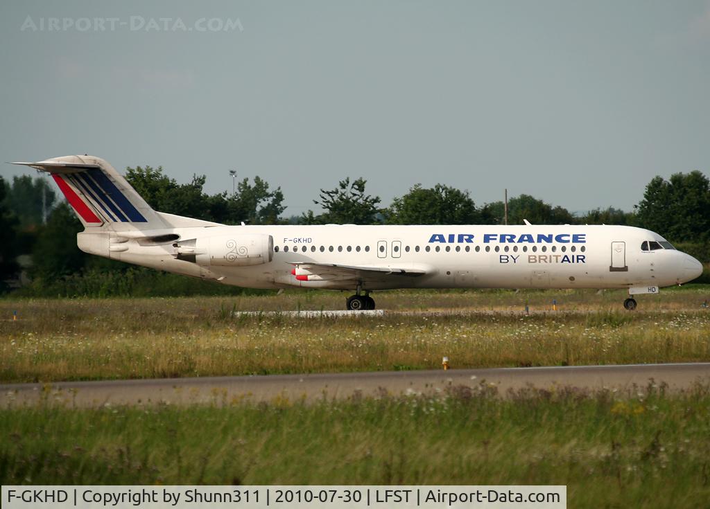 F-GKHD, 1992 Fokker 100 (F-28-0100) C/N 11381, Taxiing holding point rwy 23 for departure...