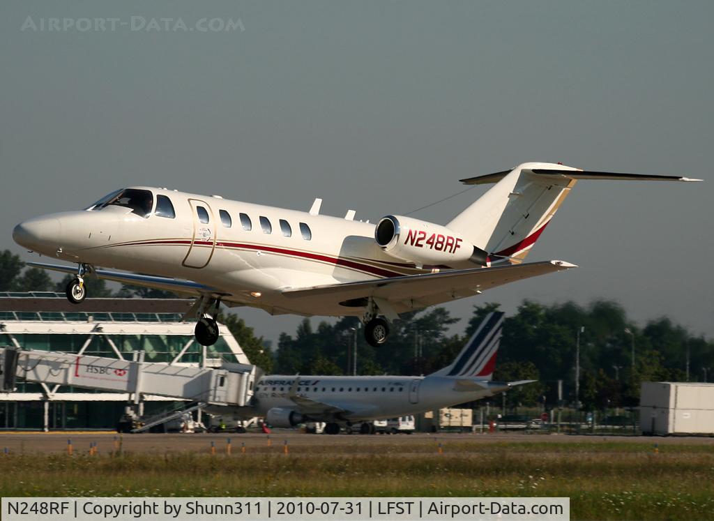 N248RF, Cessna 525A CitationJet CJ2 C/N 525A-0199, Taking off rwy 23