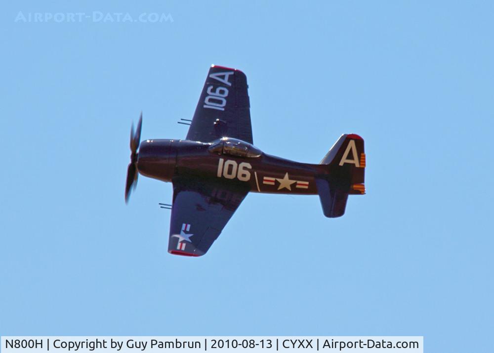N800H, , Performing at the 2010 Abbotsford airshow