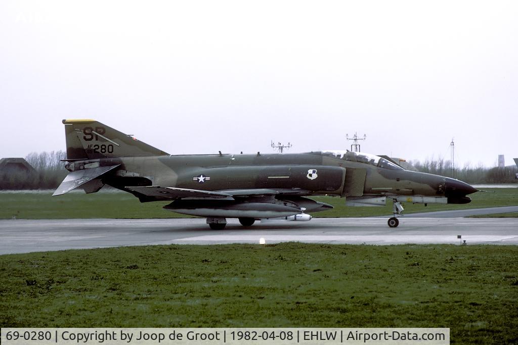 69-0280, McDonnell Douglas F-4E Phantom II C/N 3816, 81 TFS/52 TFW night stop at Leeuwarden.