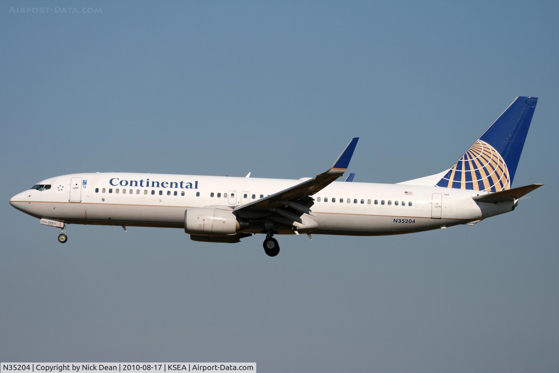 N35204, 2000 Boeing 737-824 C/N 30576, KSEA