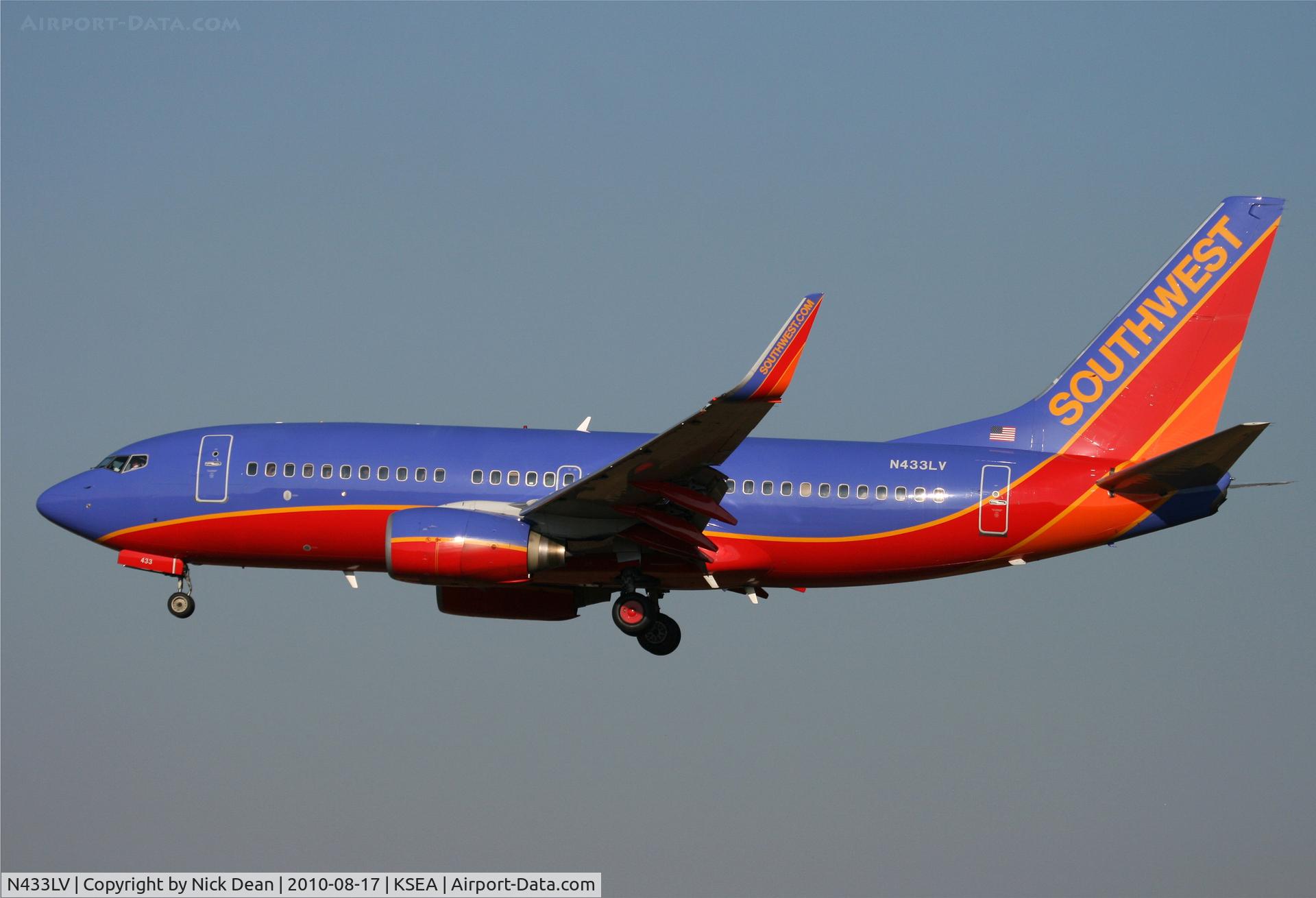 N433LV, 2003 Boeing 737-7H4 C/N 33716, KSEA