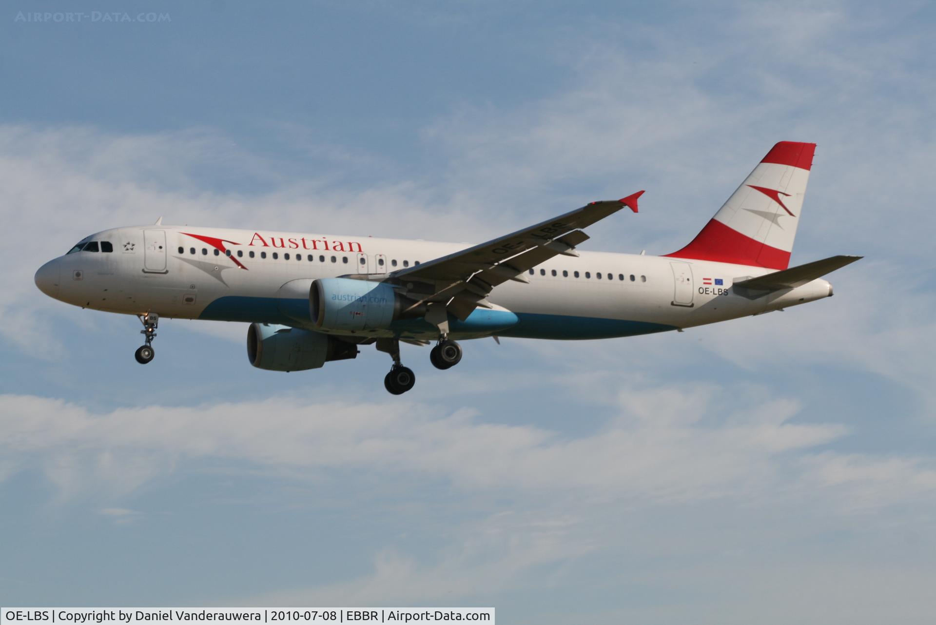 OE-LBS, 2000 Airbus A320-214 C/N 1189, Arrival of flight OS351 to RWY 25L