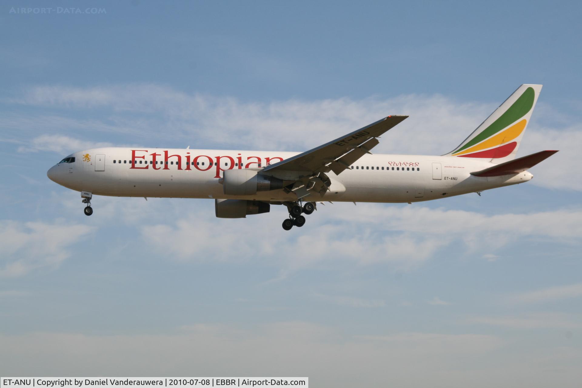 ET-ANU, 1996 Boeing 767-33A/ER C/N 27993, Arrival of flight ET704 to RWY 25L