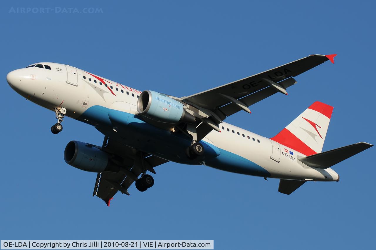 OE-LDA, 2004 Airbus A319-112 C/N 2131, AUA